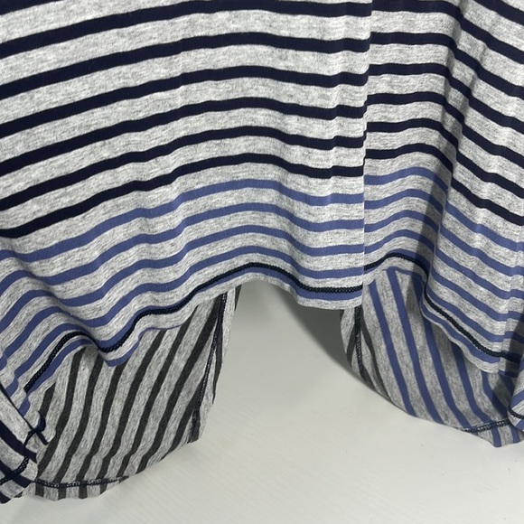 Super cute, open back button closure, striped tank top, dark blue and light blue - Picture 3 of 6